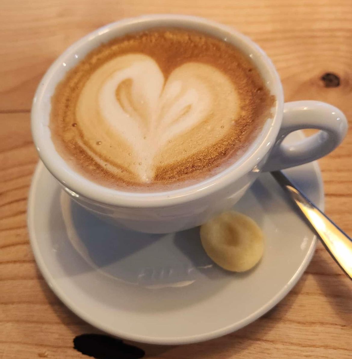 capucino_heart_treffen_zusammen.jpeg